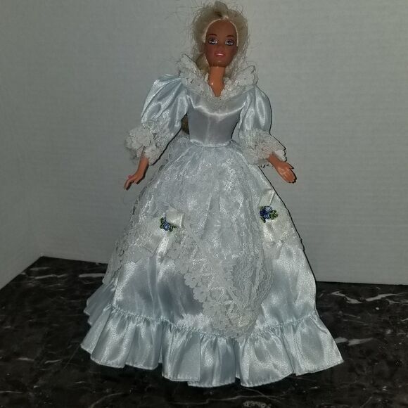 Vintage 1995 barbie with long blond hair blue dress - Picture 1 of 11